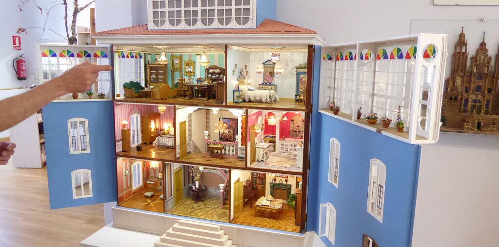 Museo de casas de muñecas en la Ribeira Sacra