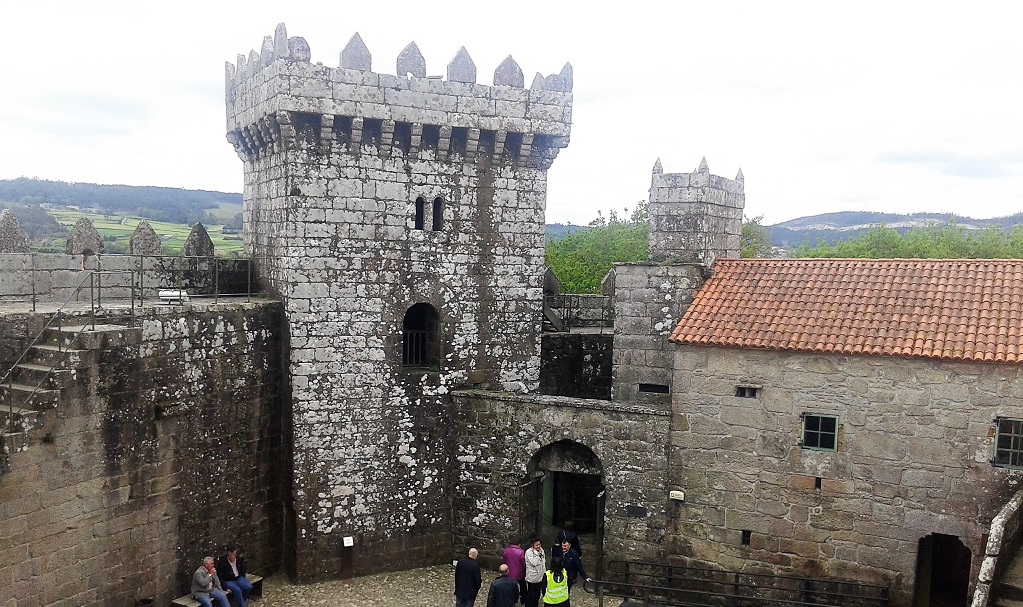 El Castillo de Vimianzo y la ruta de los Dólmenes, con niños