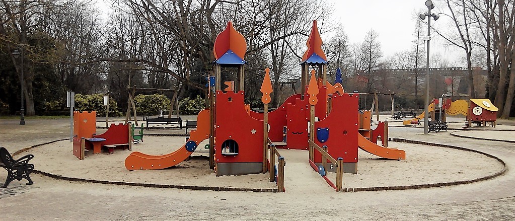 El mejor parque infantil de Gijón, con niños