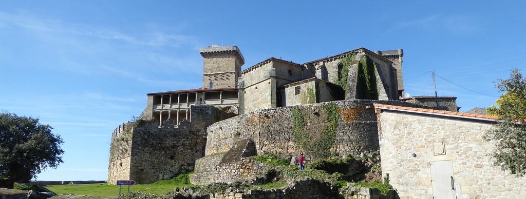 El Castillo de Monterrei (Ourense) con niños