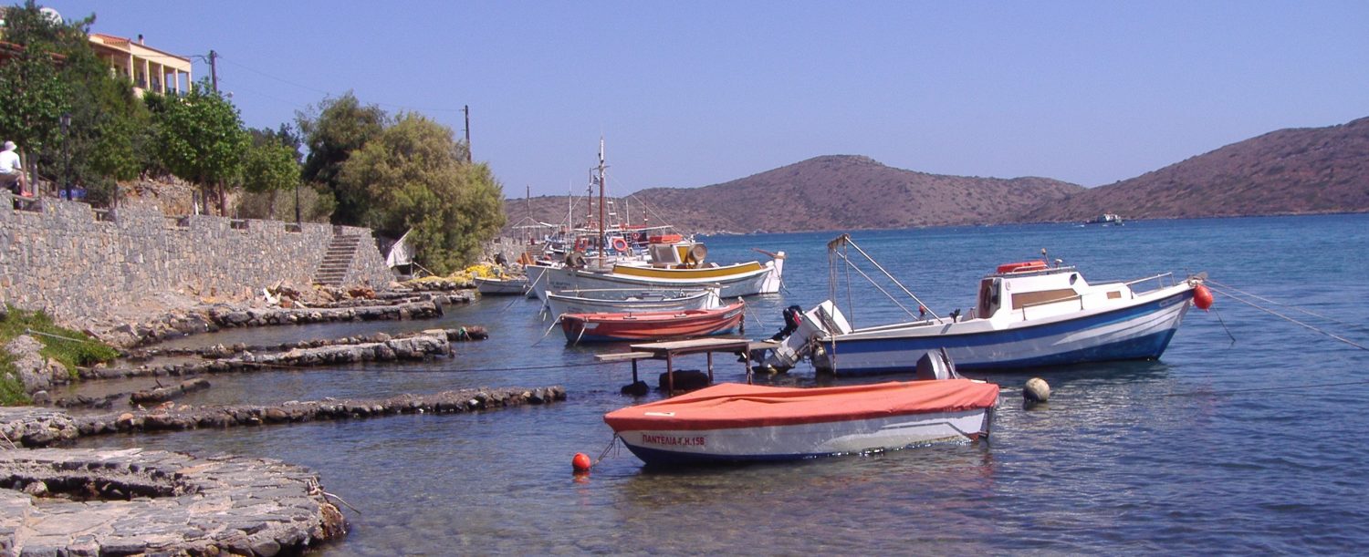 El azul mediterráneo en Elounda (Creta)
