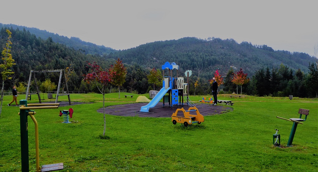 Parque infantil y Área Recreativa de Ourol