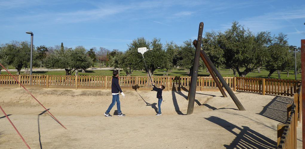 Parque Juan Carlos I con niños