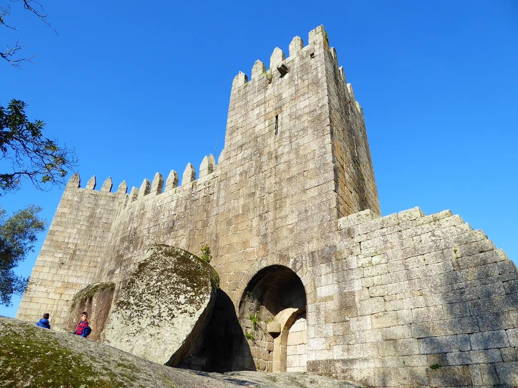 De Castillos en Guimarães con niños