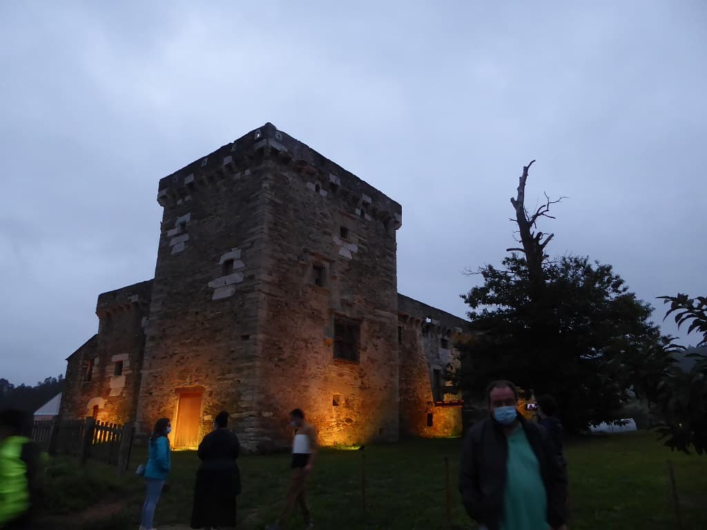 Visitando el pazo fortaleza de Tovar