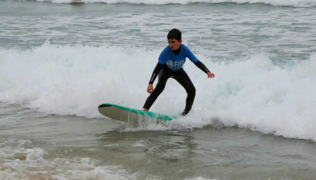 Costa da Morte en invierno con niños surf